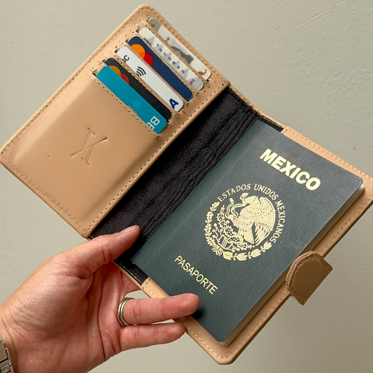 Porta Pasaporte Piñón
